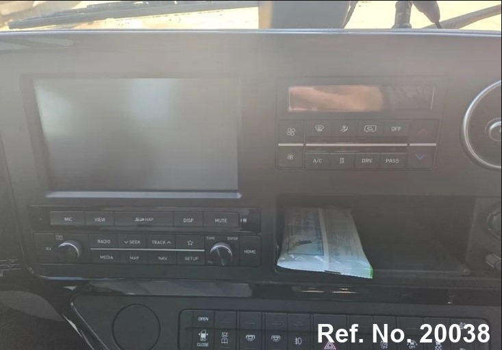  Hyundai / New County Stock No. 20038